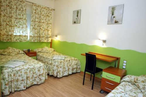 Hostal De La Torre Hostal Economico 巴利亚多利德 外观 照片