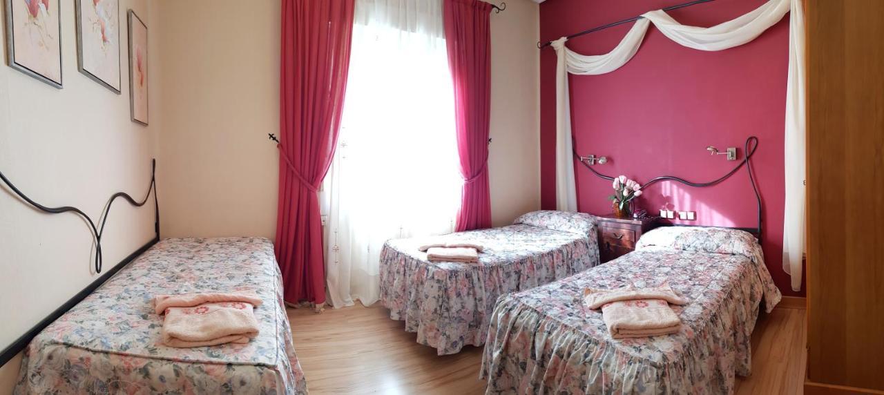 Hostal De La Torre Hostal Economico 巴利亚多利德 外观 照片